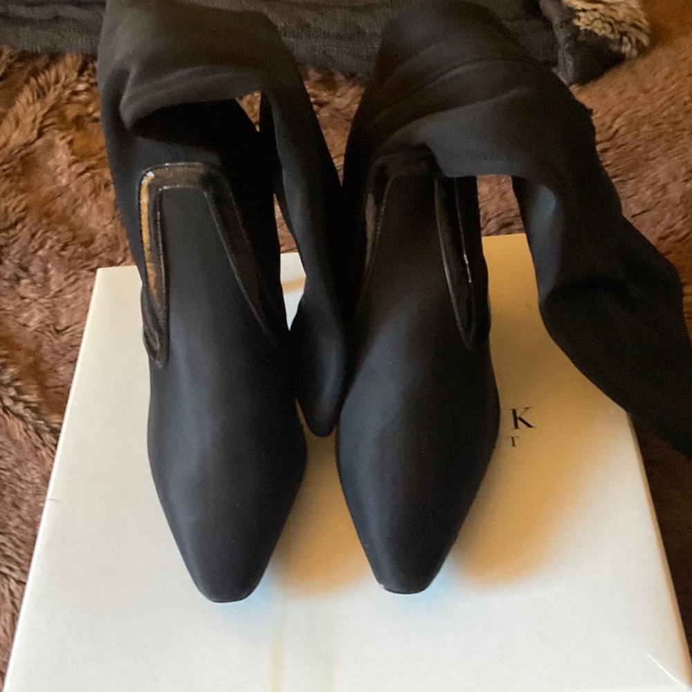 NEW BLACK KNEE HIGH WIZARD STRETCH BOOTS WHITE HOUSE BLACK MARKET 9m
